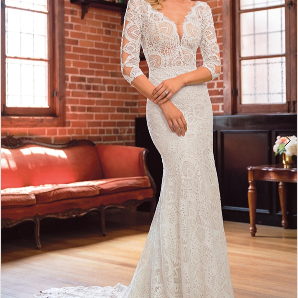 Wedding Gown Beloved by Casablanca  Bridal BL284 Aurora Ivory size 6